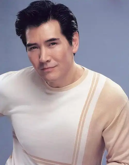 费翔:情定叶倩文,拒绝杨澜,63岁出演纣王身材依旧让人羡慕