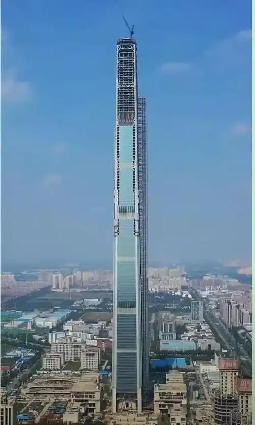 中国最大烂尾楼 中国第三摩天大楼"高银金融117大厦"_网易订阅