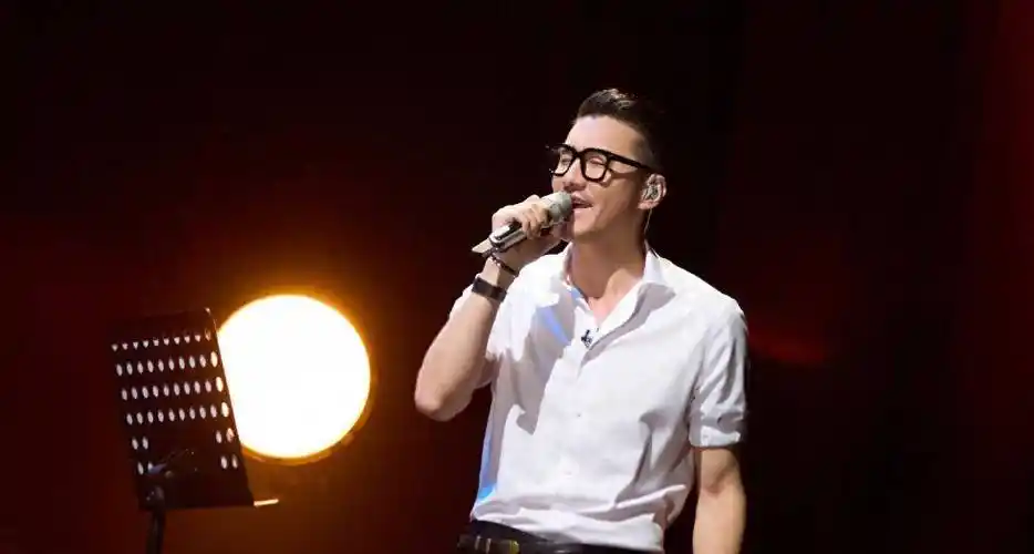 《披哥》苏见信说出了观众最想说的话,彻底打胡彦斌脸了_哥哥_舞台