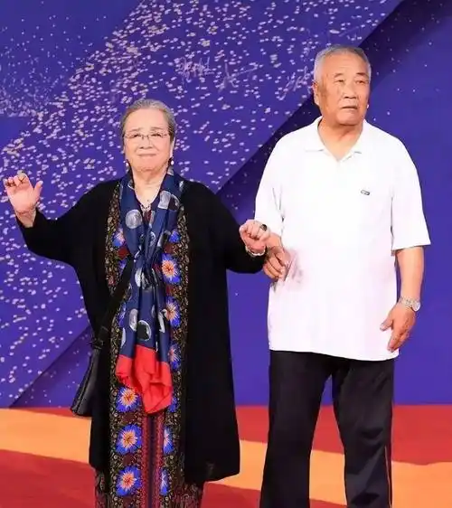 李明启:我这辈子最正确的决定,就是嫁给普通丈夫_弟弟_家庭_孩子