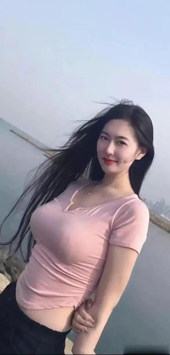 丰腴饱满,妩媚性感,风情迷人