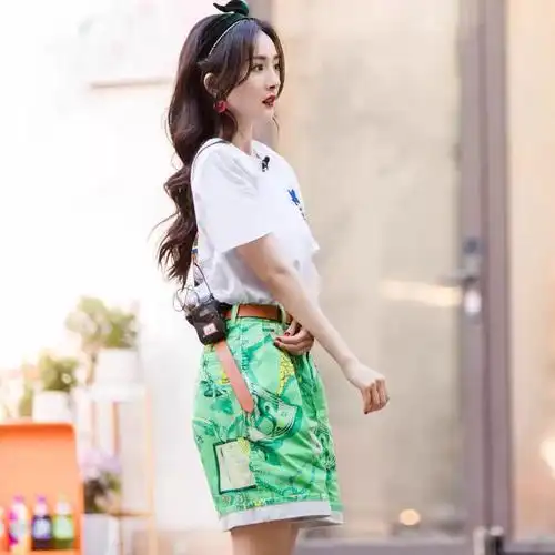 密室大逃脱3杨幂同款衣服女白色宽松卡通印花t恤短袖上衣绿色短裤