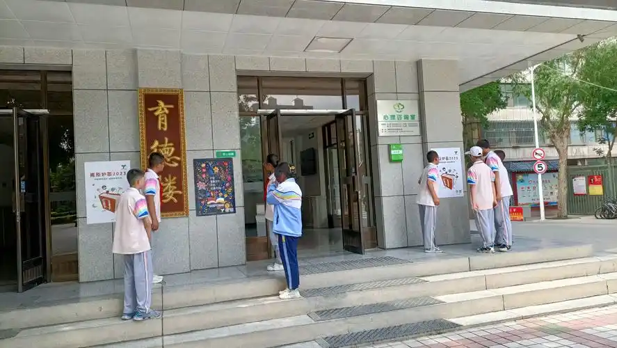 张掖育才中学开展陇原护苗绿书签行动主题宣传活动