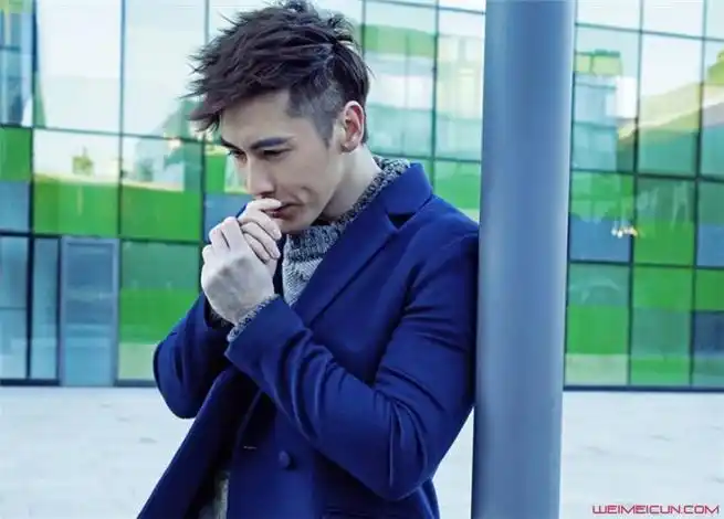 张伦硕以前是男公关张伦硕大雕不遮图曝光让人污了眼