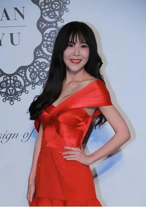 科技脸上镜有多垮这或许就是张艺谋不用整容脸的原因吧