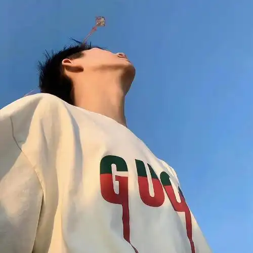 阳光帅气男生头像