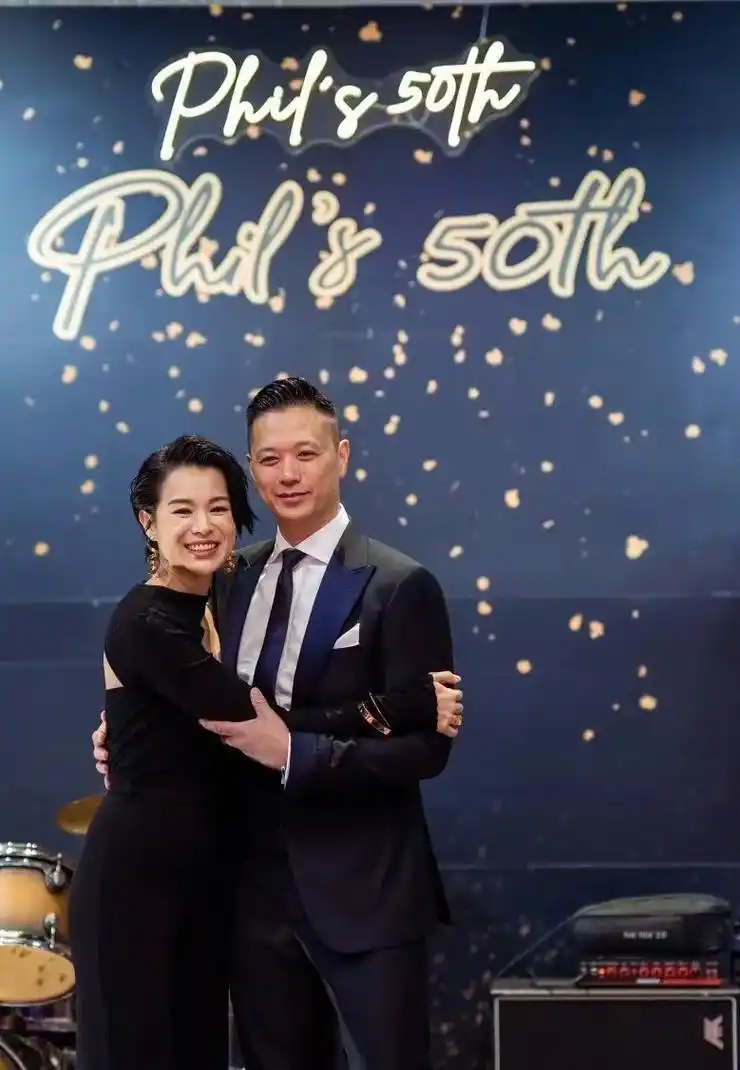 艺人胡杏儿与老公李乘德(philip)结 - 抖音