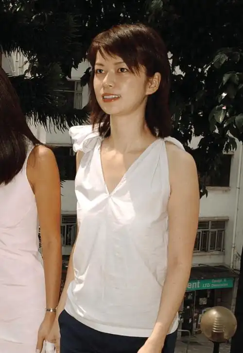 2021年于文凤低调结婚了,对象是廖骏伦,男方比女方年长16岁,两人相恋