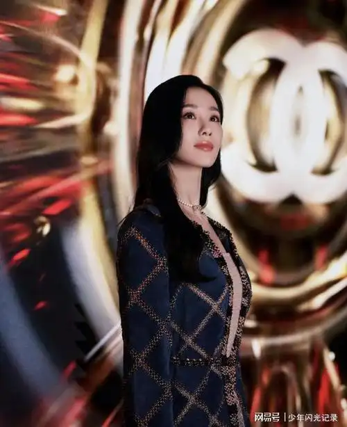 刘诗诗清新可人的气质和独特时尚风格