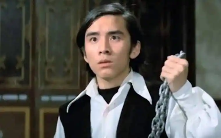 老戏骨姜大卫:曾与李小龙齐名,弟弟是导演尔冬升,一生痴迷演戏_李琳琳