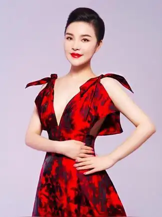 陈小艺(中国大陆女歌手)_尚可名片