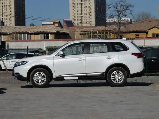 三菱图片,三菱欧蓝德图片,欧蓝德图片库_熊猫优车