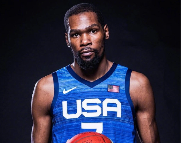 其三,杜兰特的"屌丝"气质与美国男篮或难卫冕.