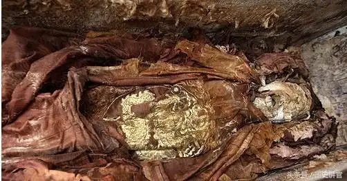 1928年进入乾隆陵墓地宫尸骨比慈禧惨一百倍