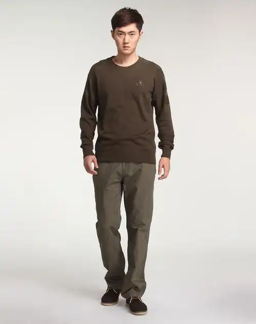 男款深军绿色圆领毛衫保暖有型