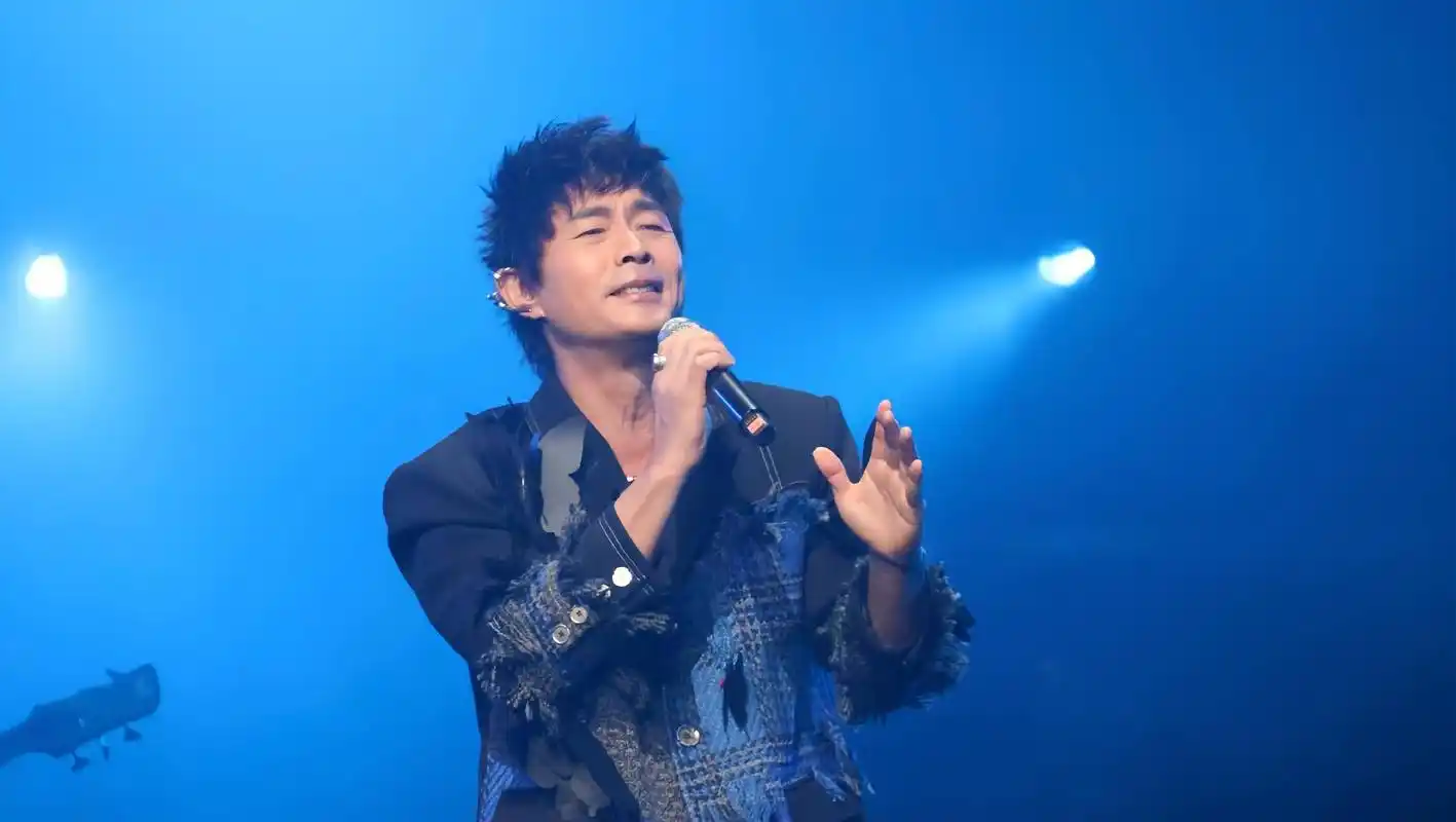 台湾知名歌手黄品源再婚,娶俄罗斯美女,因婚内出轨净身出户_艾琳_外界