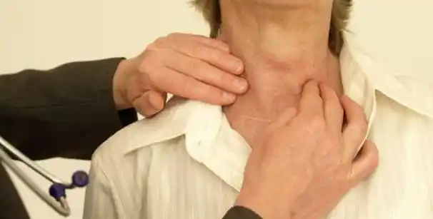 查出甲状腺结节,能吃加碘盐吗?医生:除了碘盐,3种食物要少吃