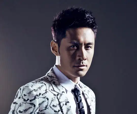 黄征,1973年12月12日出生于北京市,中国内地男歌手.