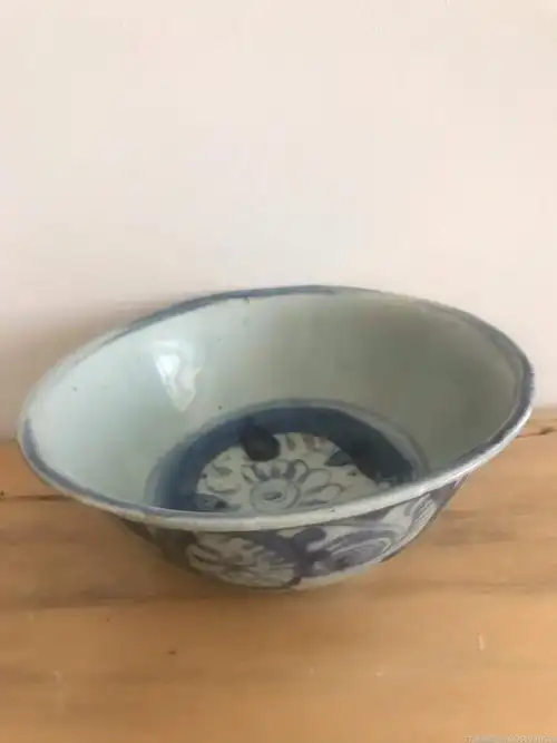 两只明代民窑青花碗