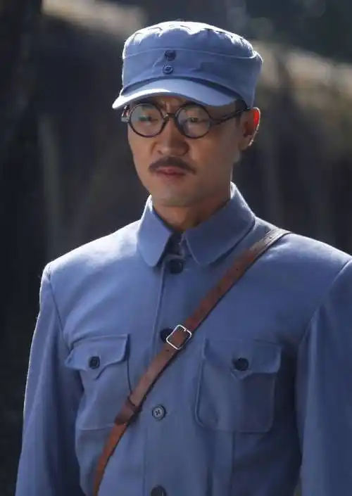 家国恩仇记黄小曼