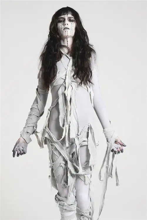 上一张 下一张 浏览所有剧照 查看原图 "木乃伊公主"妆扮还原