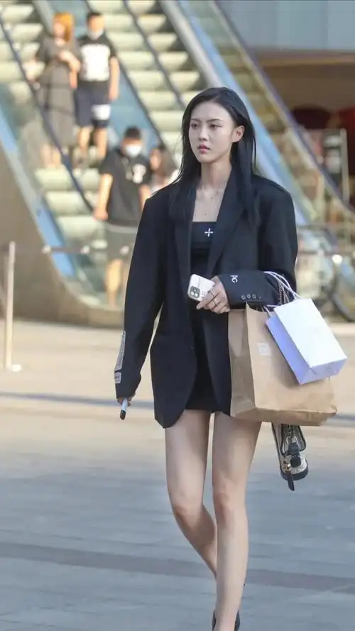 成都太古里街拍美女