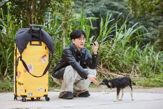 苏有朋亮相《我们的美好生活》首播 透露演唱会近况引发期待|谢娜