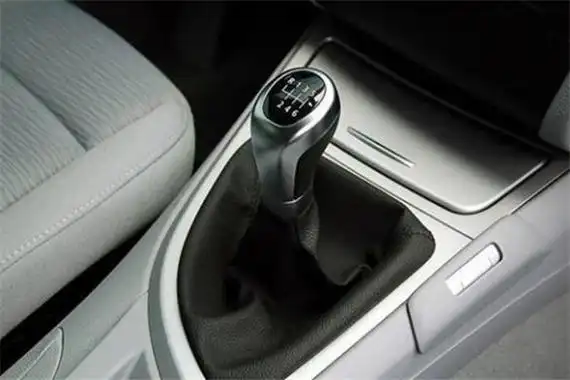 挂挡的正确手法图示