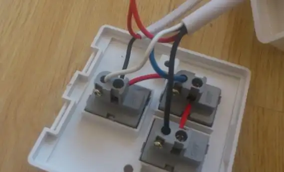 吸顶灯有可黑白两根线怎样区分灯火线零线