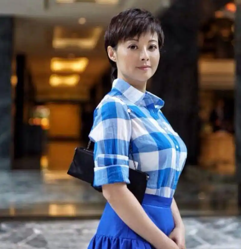 袁立,一个在娱乐圈中极具特立独行的女星.