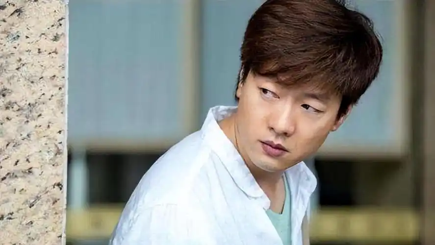 姚晨与凌潇肃,拉扯10年的"离婚大战",没有一个人是赢家__财经头条