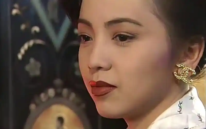 活动  【邓萃雯】我对着灯火发誓,这个傲骨天成的女人才是现实世界里