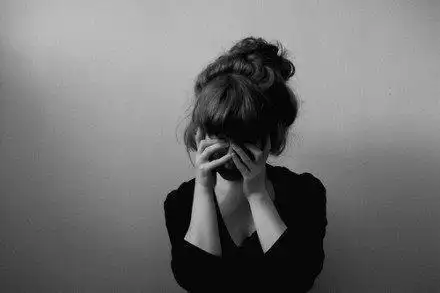 一个人内心忧伤的句子句句伤感悲凉