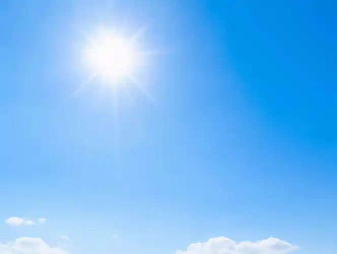 酷暑的烈日晴空蓝天阳光天空背景自然风景壁纸电脑壁纸