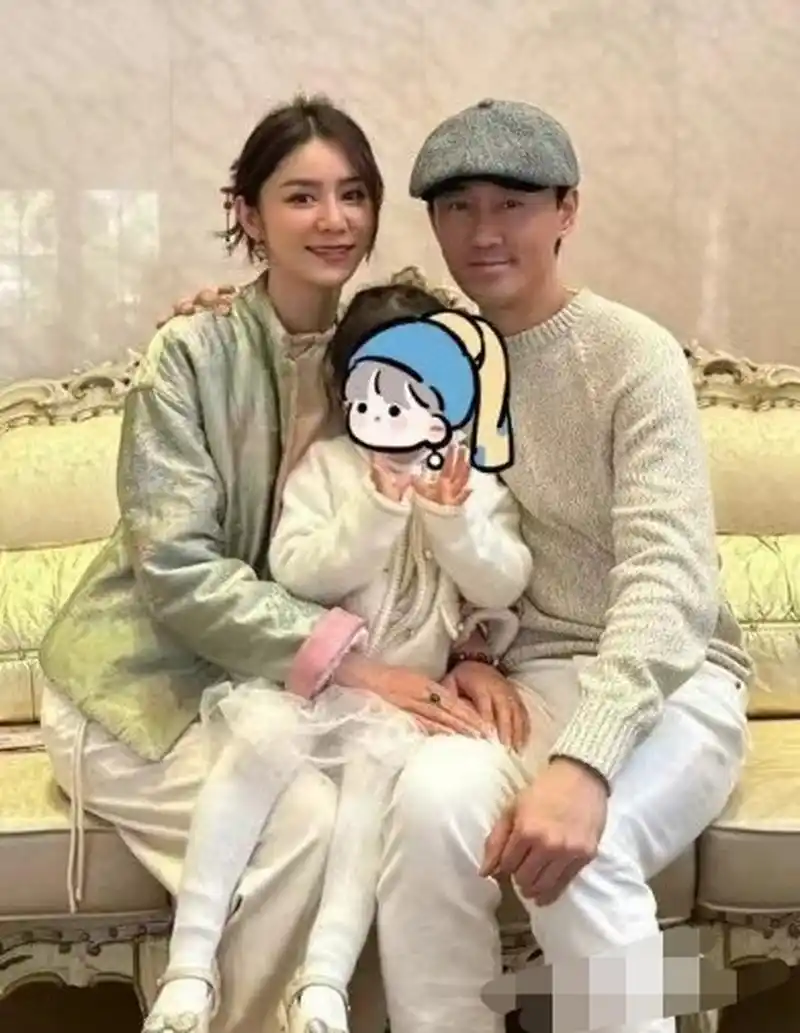 经常刷到林峰老婆张馨月,她的生活就是到处吃喝玩乐,果然干得好不如