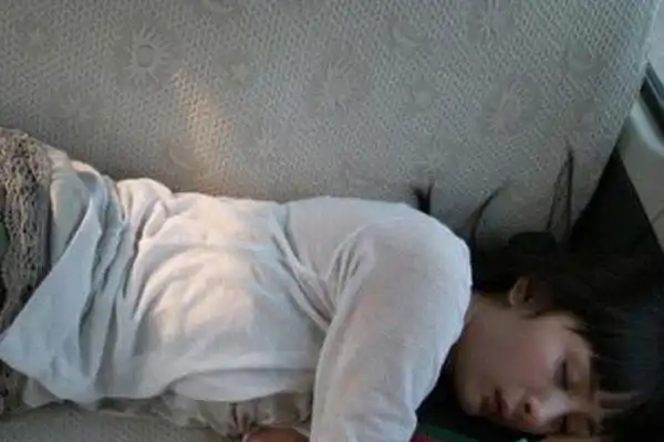 女星睡姿照片曝光刘亦菲萌袁莉性感春哥man