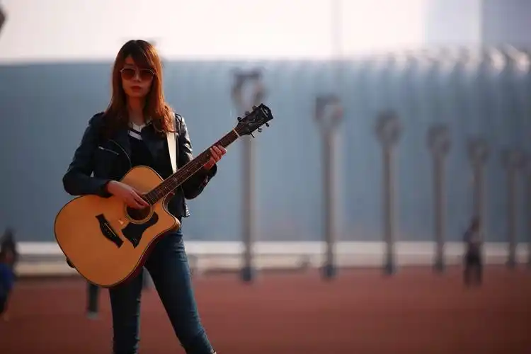 追逐梦想的吉他手