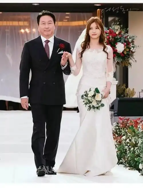 总统女儿下嫁200亿富豪,容忍出轨老公11年,她可终于要复仇了!