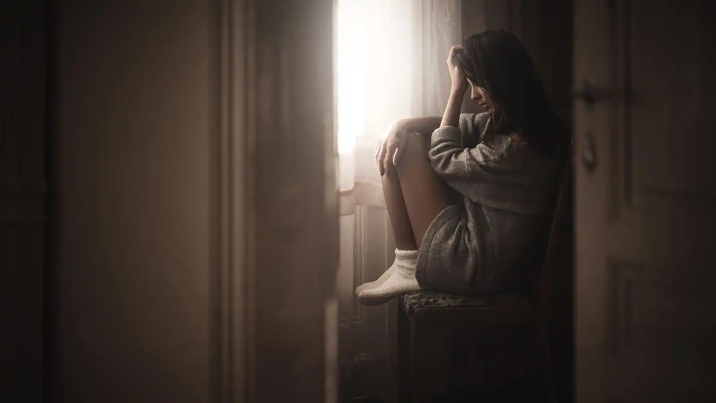 女生,心情,伤心,难过,悲伤,伤感,摄影,时光记忆一个人抱头心碎绝望的