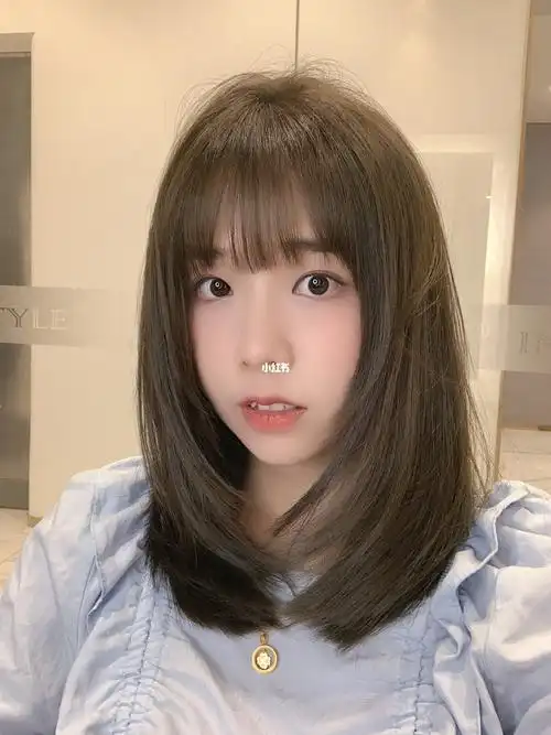 不用漂超显白发色奶茶冷棕色 这么好看的发色当然有一个很美的名字叫