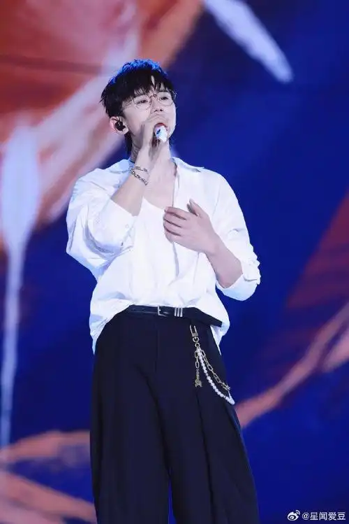 张杰晒照告别上海演唱会并发文大家的热情一直势不可挡我懂你们这次不