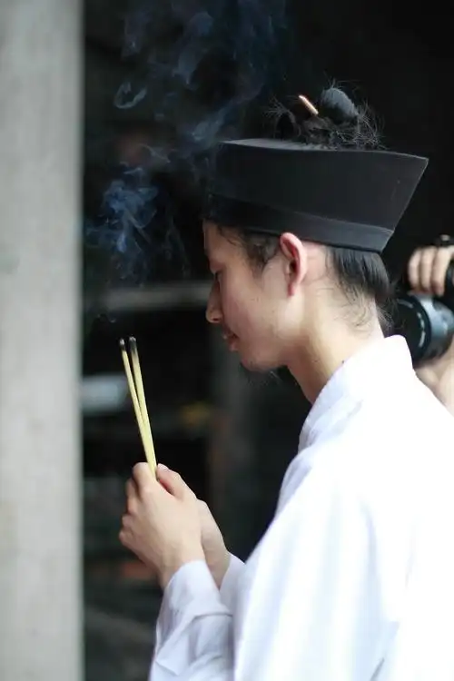 普通人应该如何修道才能防止误入歧途