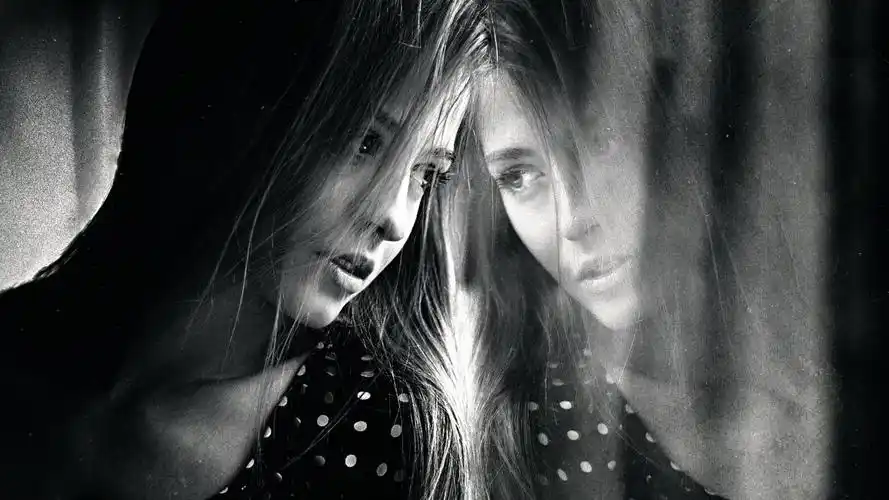 欧美美女复古性感写真桌面壁纸