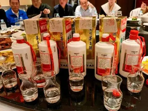 茅台员工餐吃些啥一张食堂照爆红网友不来点儿茅台酒