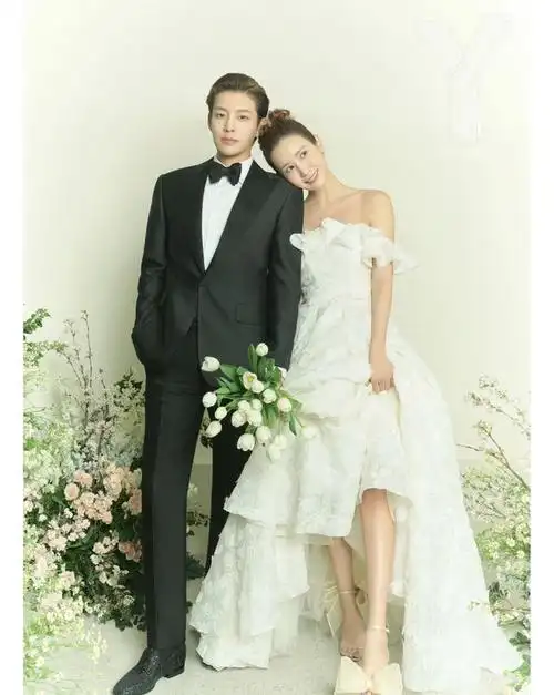 李多海曾因《我的女孩》中饰演周幼琳而被大家熟知,李多海和se7en崔东