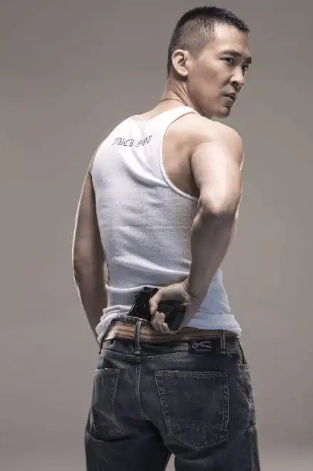 "总裁"黄立行转戏路 动作男形象抢镜《绑架者》