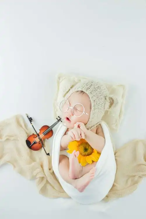 我四大灰狼的儿童摄影作品《新生儿》