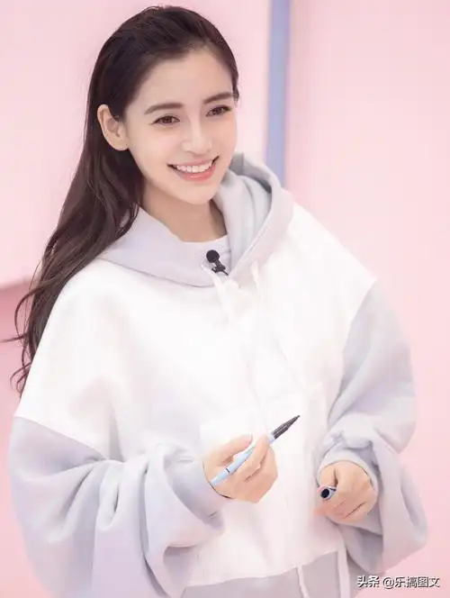 angelababy杨颖休闲风装扮可爱清新