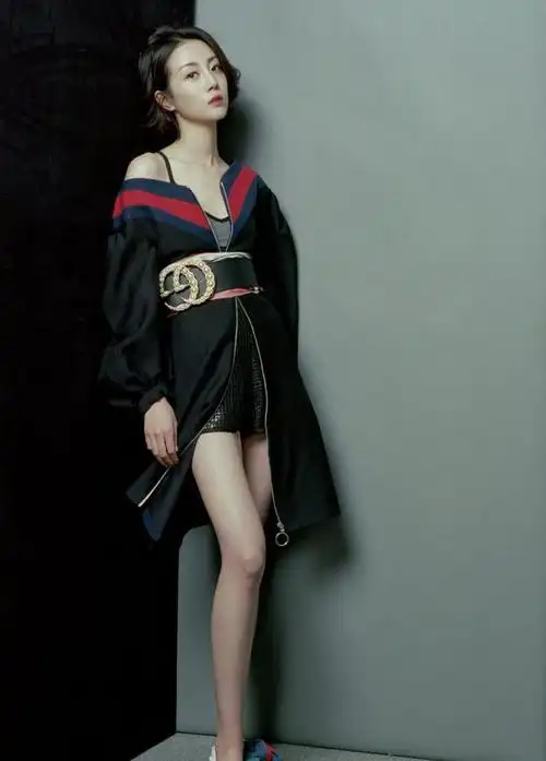 李溪芮逆天大长腿 再掀"腿玩年"