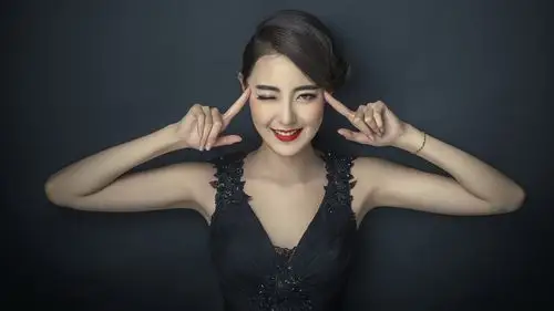 美女模特米露图片高清桌面壁纸高清大图预览1920x1080_美女壁纸下载